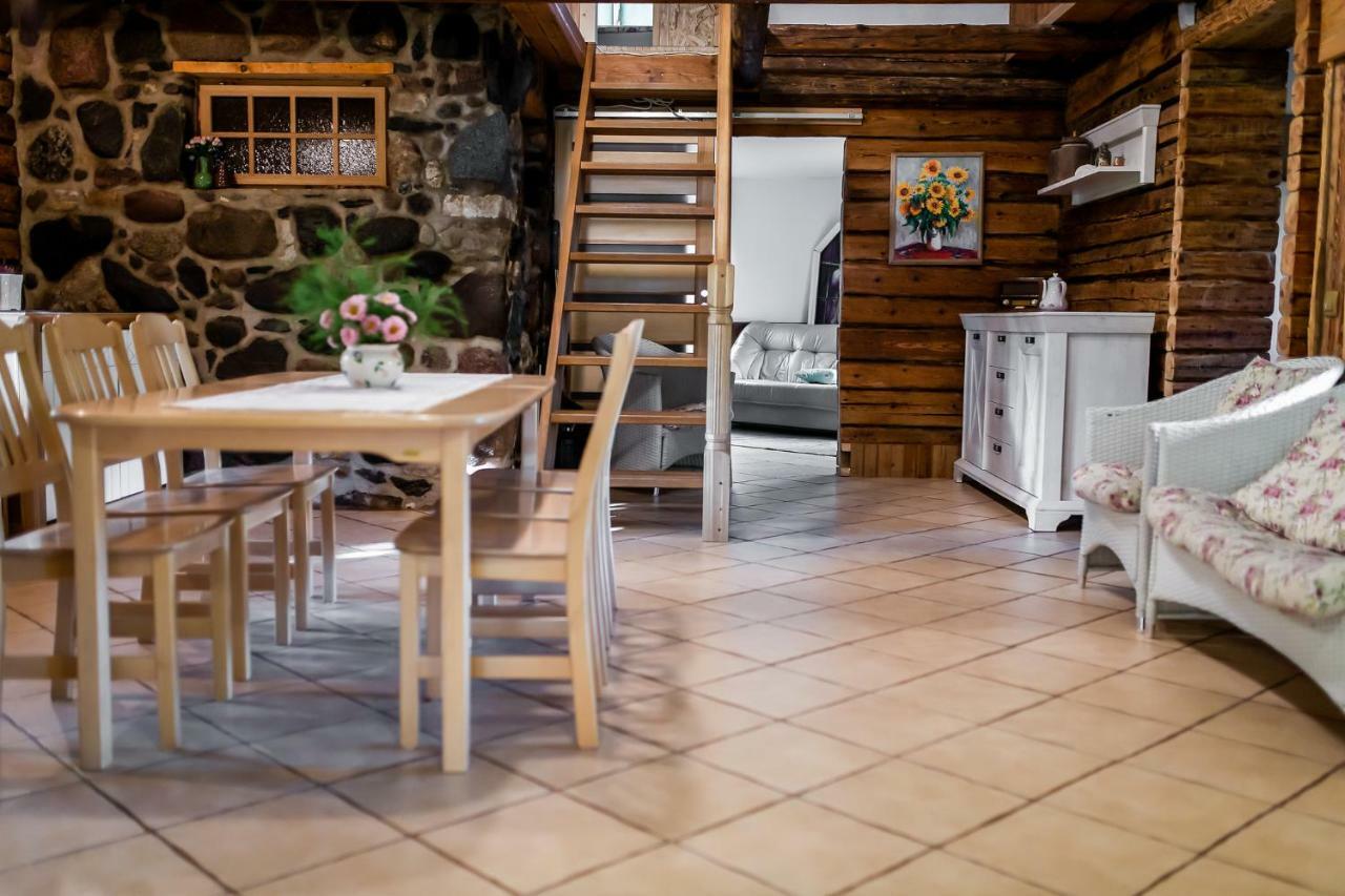 Erlendi Kodumajutus Villa Pärnu Kültér fotó